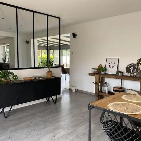 Jolie Maison Contemporaine 度假居